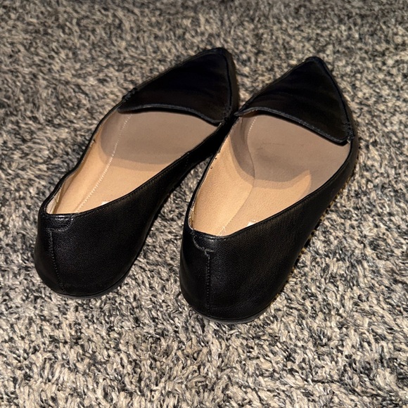 STEVE MADDEN Women's Feather Black Leather Pointed Toe Slip-on Flats 9M - Picture 3 of 6